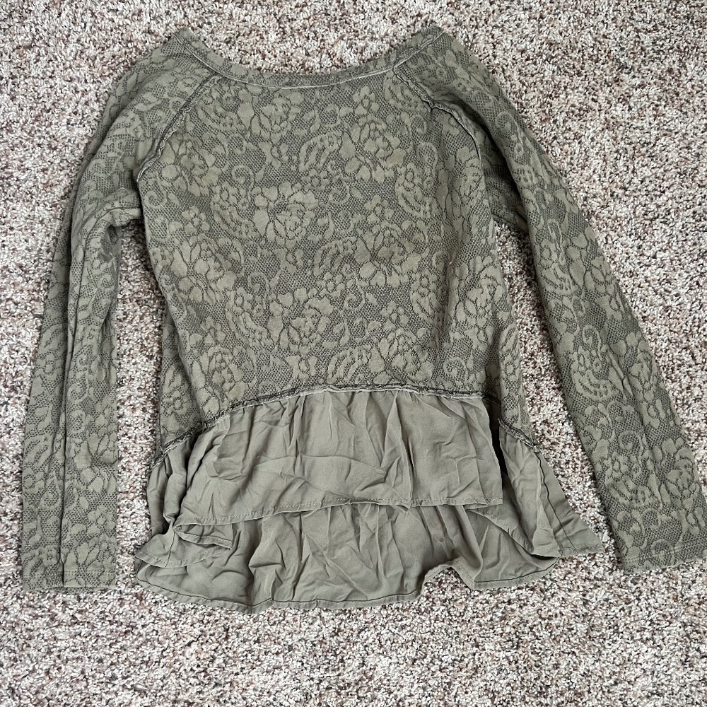 Green long sleeve shirt